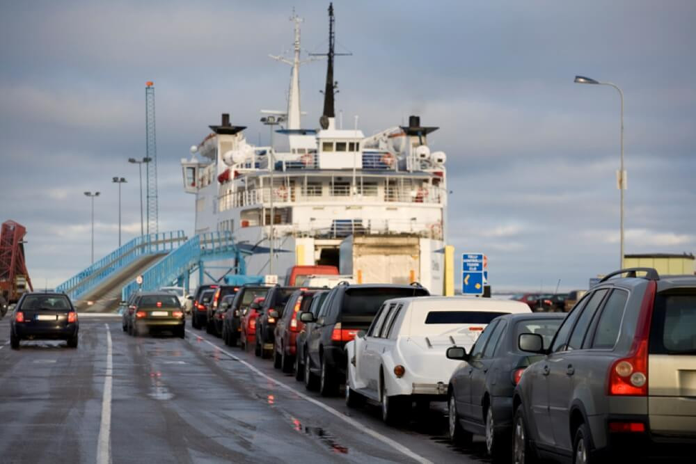 Nikotiinipussien tuonti ja nuuskan salakuljetus Virosta
